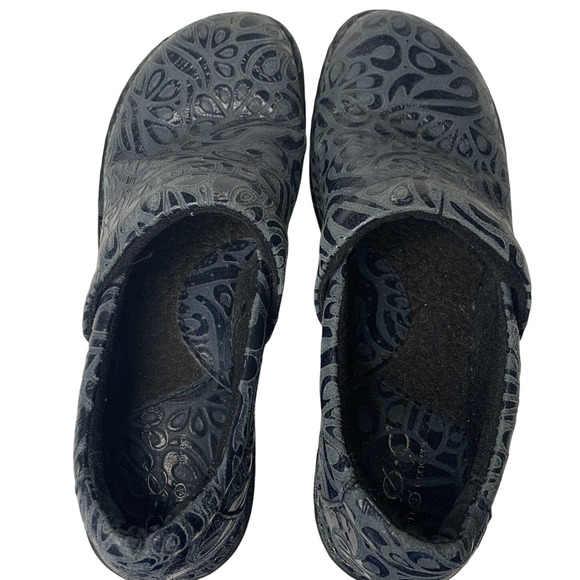 b.o.c Clogs Women's Size 6.5 Peggy Slip-On Comfort Wedge Black Embossed Paisley - Picture 4 of 7
